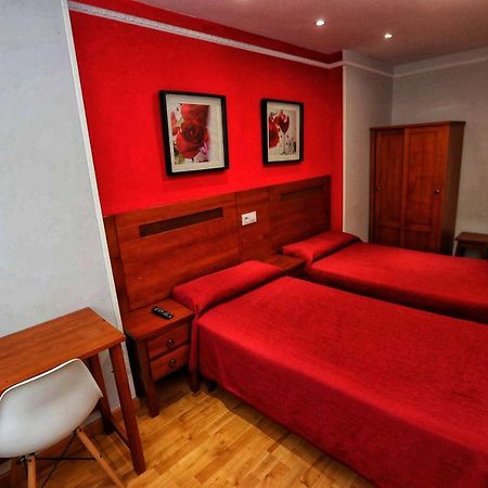 Hostal Vitorina Сория Екстериор снимка
