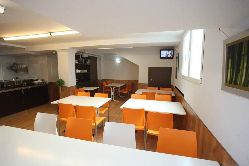 Hostal Vitorina Сория Екстериор снимка