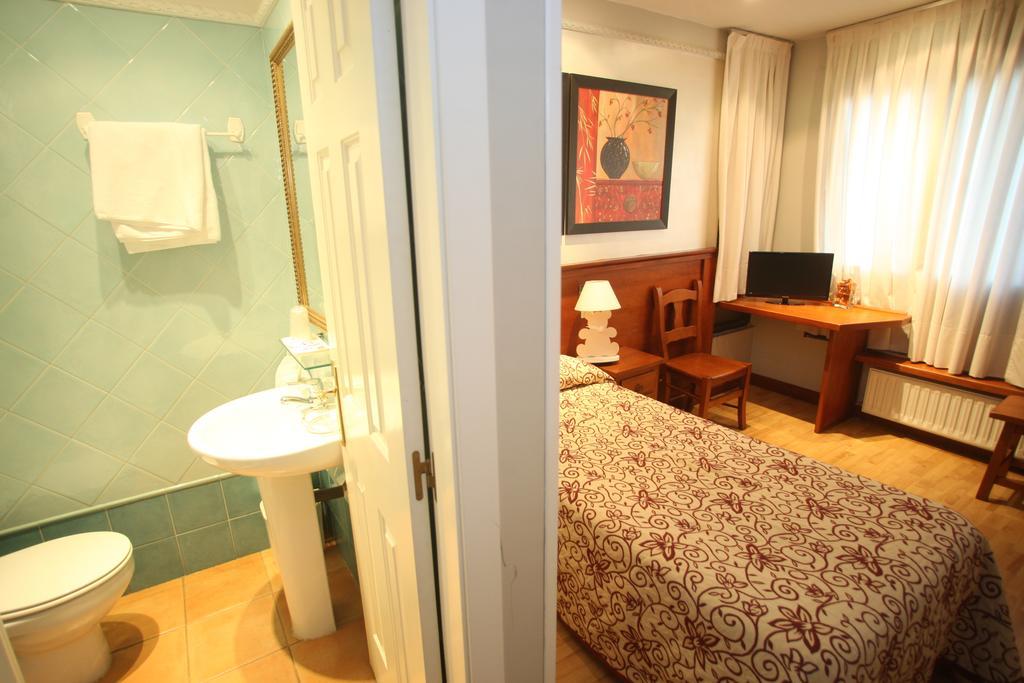 Hostal Vitorina Сория Екстериор снимка