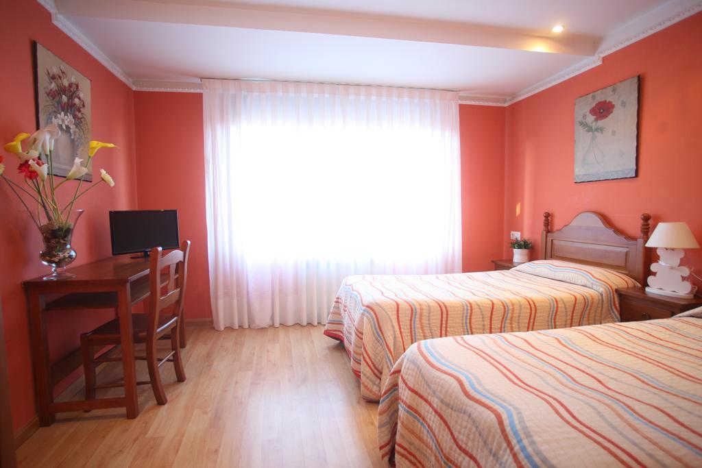 Hostal Vitorina Сория Екстериор снимка