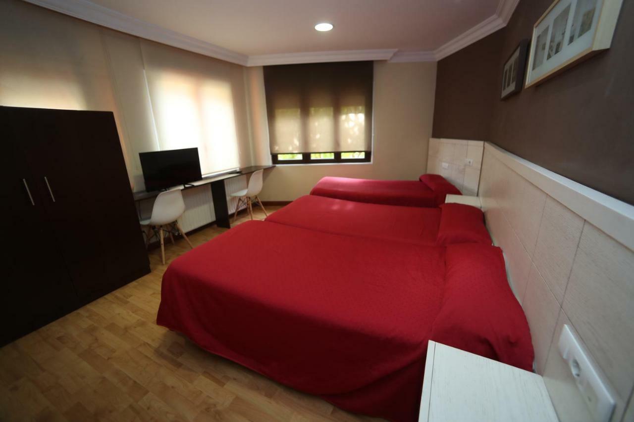 Hostal Vitorina Сория Екстериор снимка