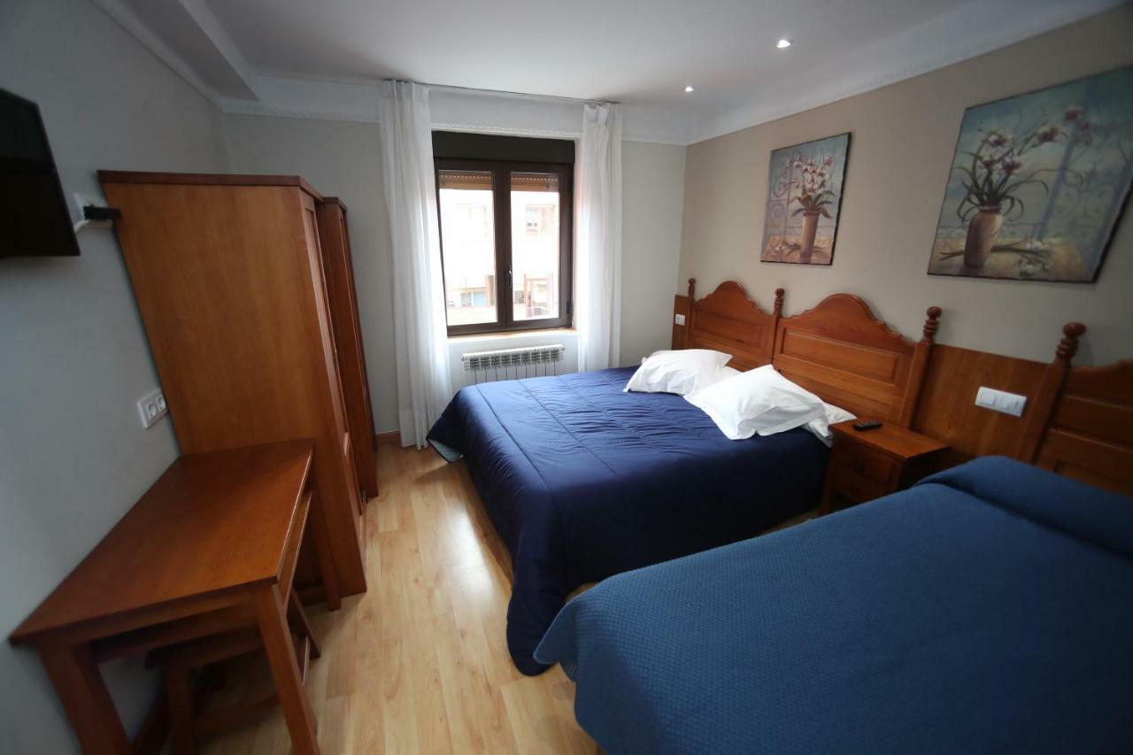 Hostal Vitorina Сория Екстериор снимка