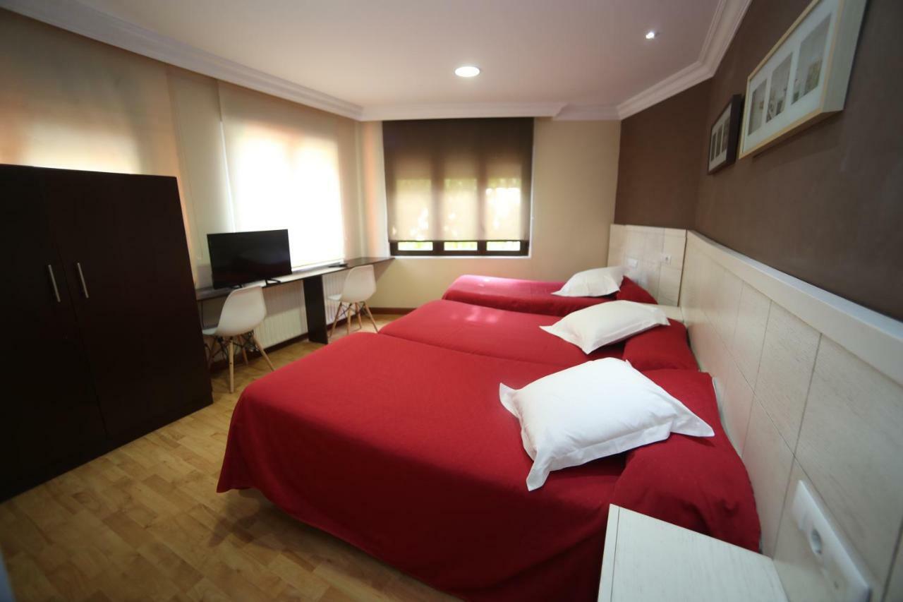 Hostal Vitorina Сория Екстериор снимка