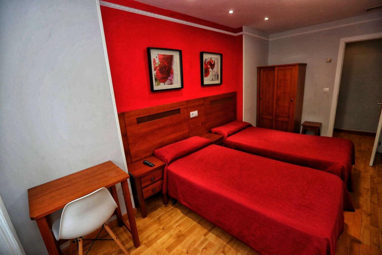 Hostal Vitorina Сория Екстериор снимка