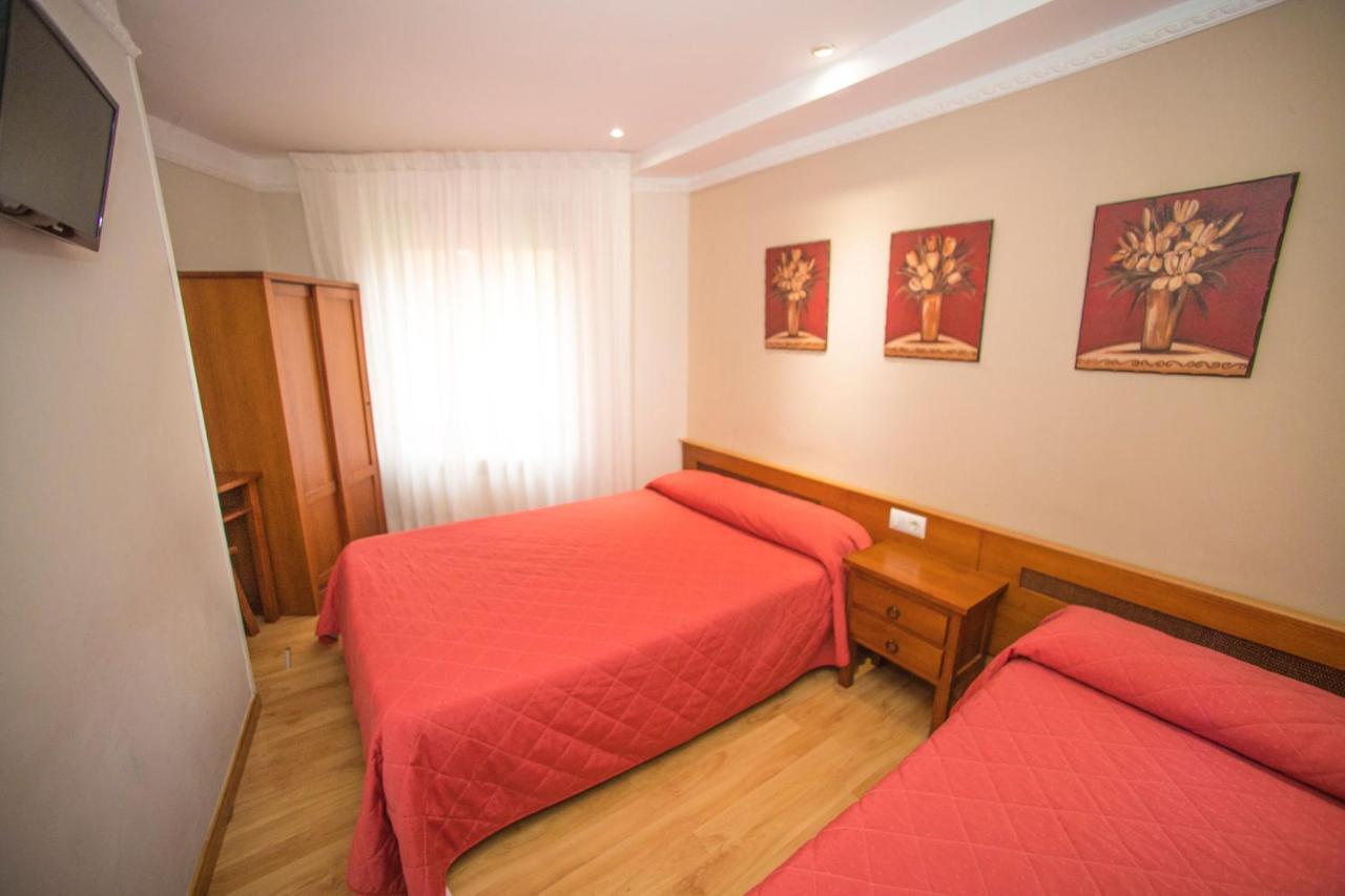 Hostal Vitorina Сория Екстериор снимка